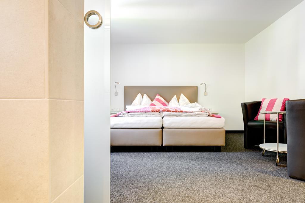 Hotel Luen ブラント エクステリア 写真